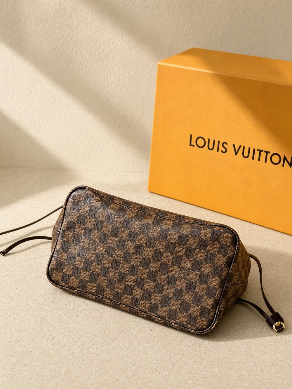 Louis Vuitton Neverfull Brown Damier Ebene Canvas Tote Bag - Picture 4 of 6